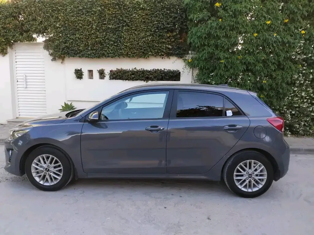 Kia RIO - Photo 9