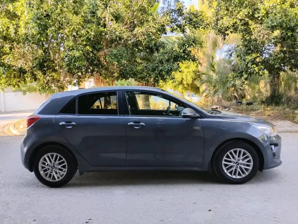 Kia RIO - Photo 10