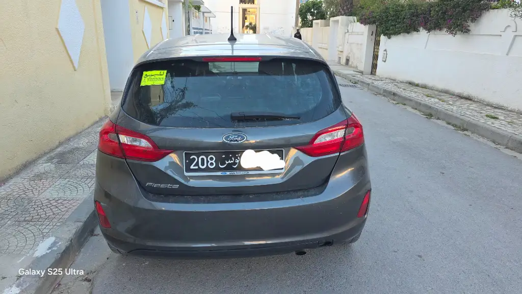 Ford FIESTA - Photo 2