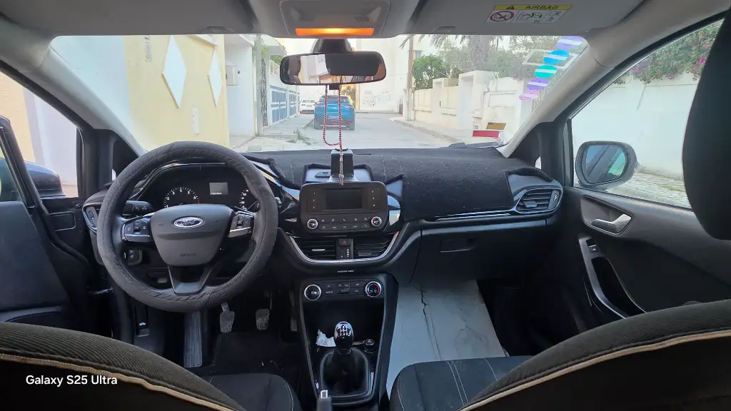 Ford FIESTA - Photo 6