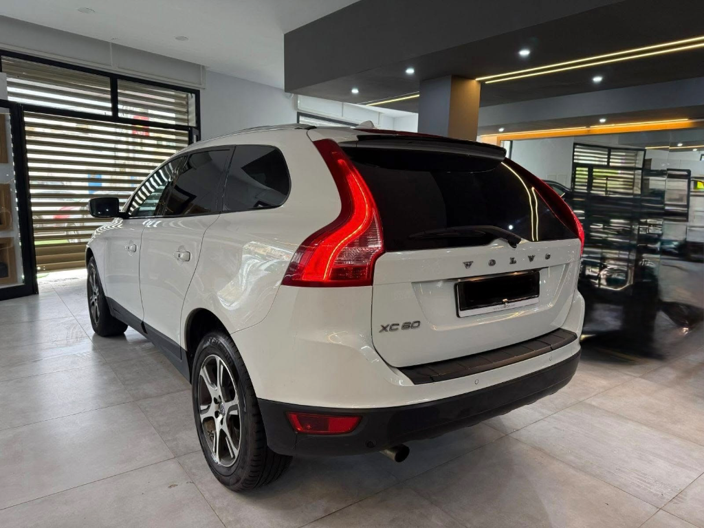 Volvo Xc60 - Photo 4