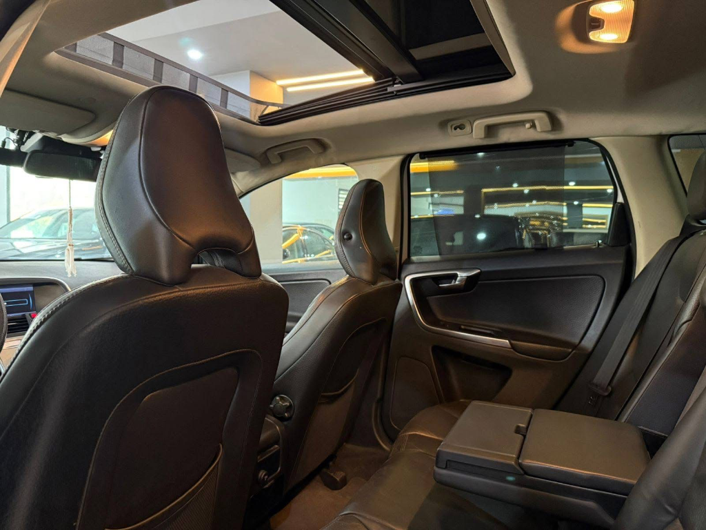 Volvo Xc60 - Photo 6