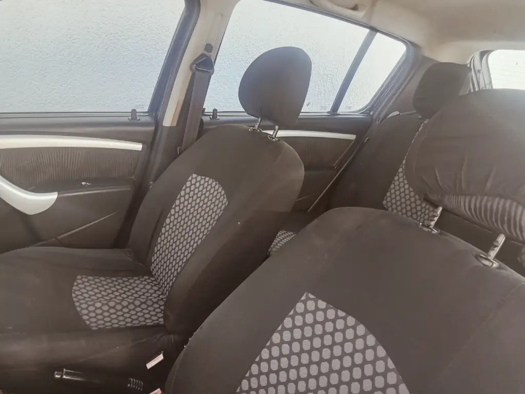 Dacia SANDERO - Photo 2