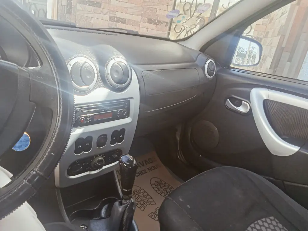 Dacia SANDERO - Photo 3