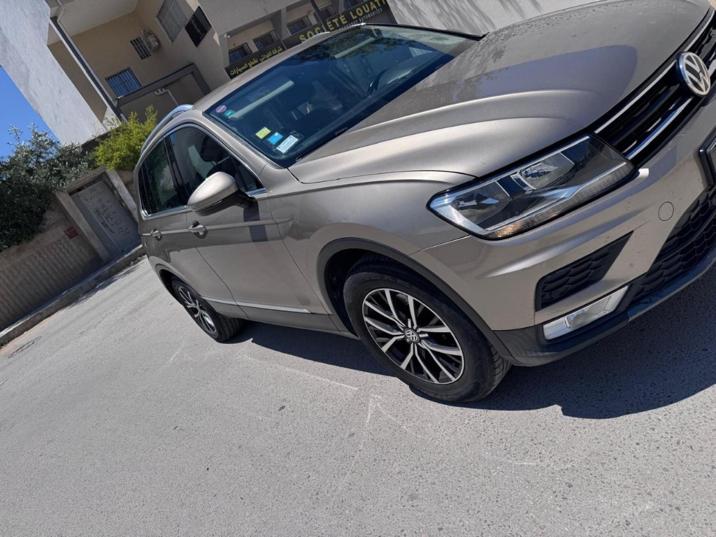 Volkswagen Tiguan - Photo 2