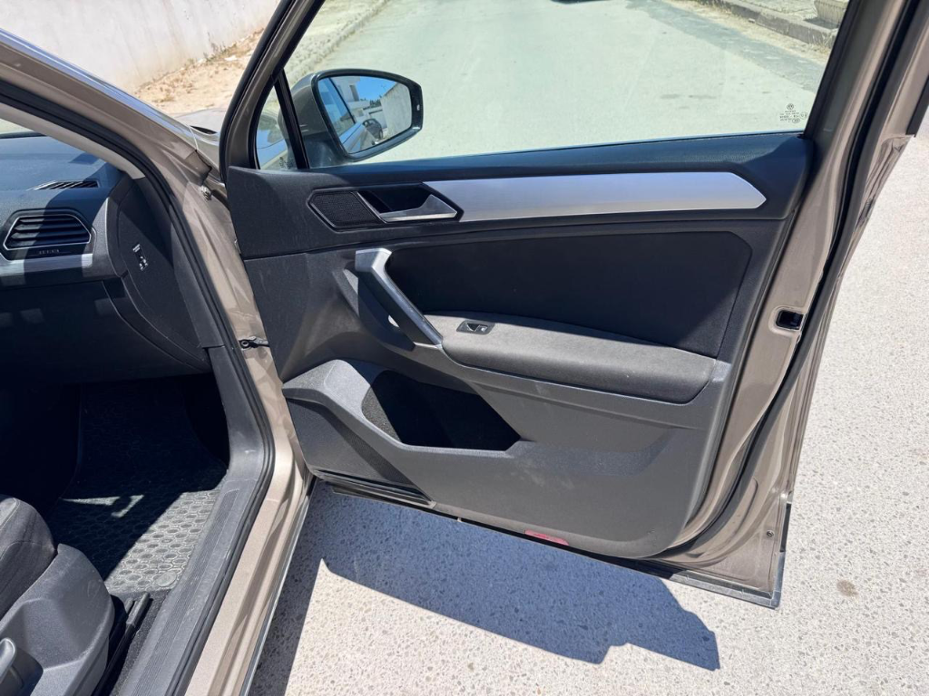 Volkswagen Tiguan - Photo 5
