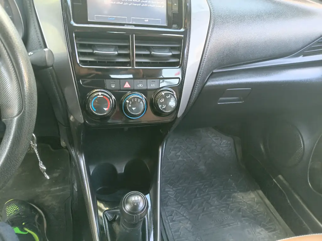 Toyota Yaris - Photo 6