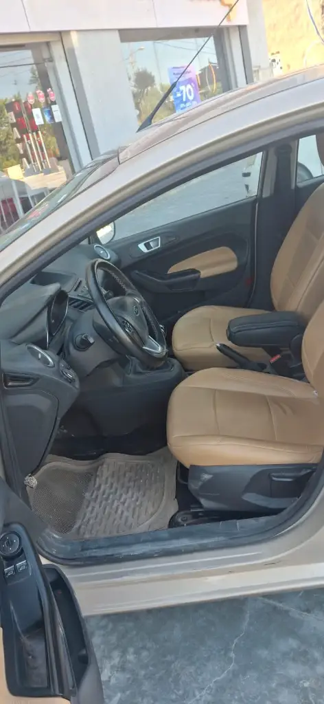 Ford FIESTA - Photo 8