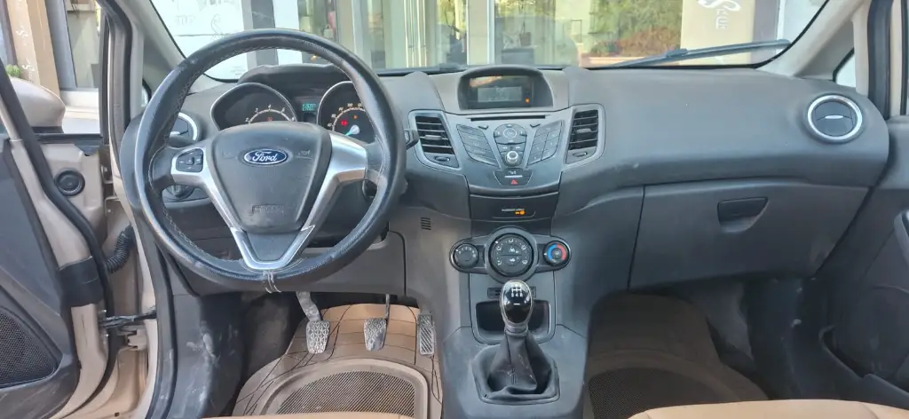 Ford FIESTA - Photo 9