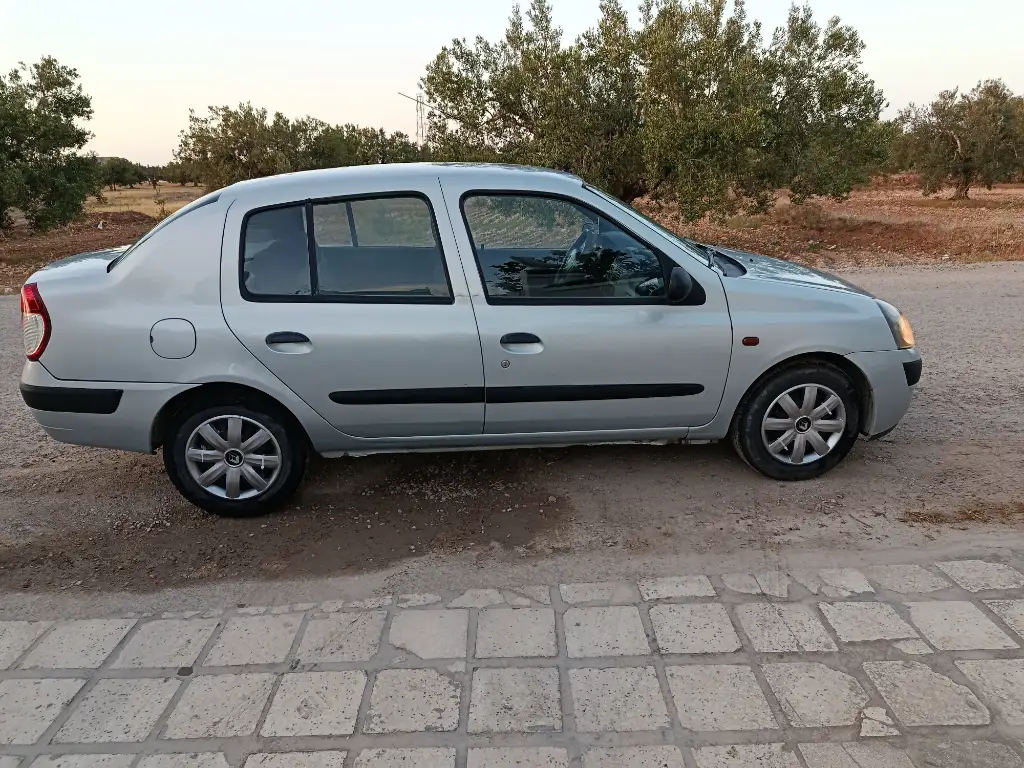 Renault Clio - Photo 3