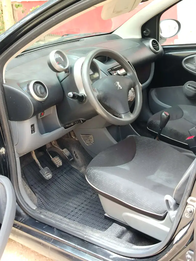 Peugeot 107 - Photo 2