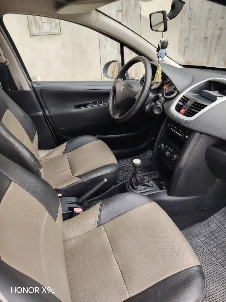 Peugeot 207 - Photo 4