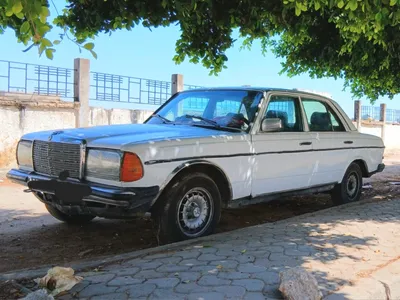 Mercedes 200 1983 