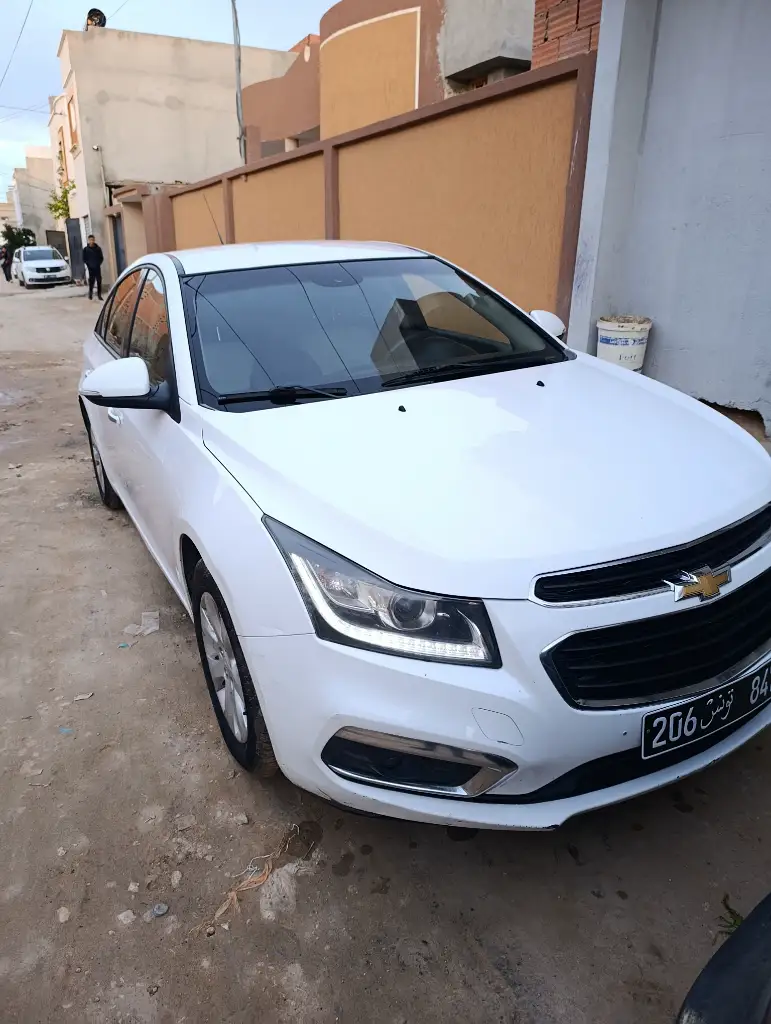 Chevrolet CRUZE - Photo 2