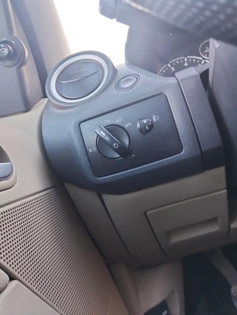 Ford FIESTA - Photo 5
