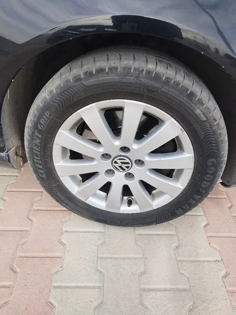 Volkswagen Passat - Photo 6