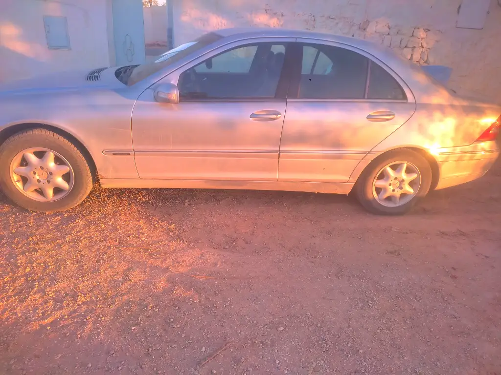 Mercedes Classe C - Photo 3