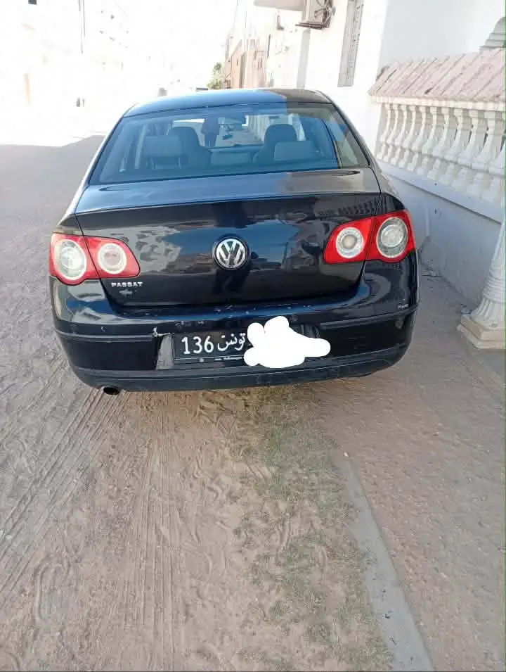 Volkswagen Passat - Photo 2