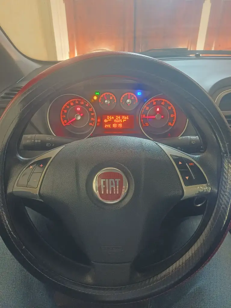 Fiat GRANDE PUNTO - Photo 2