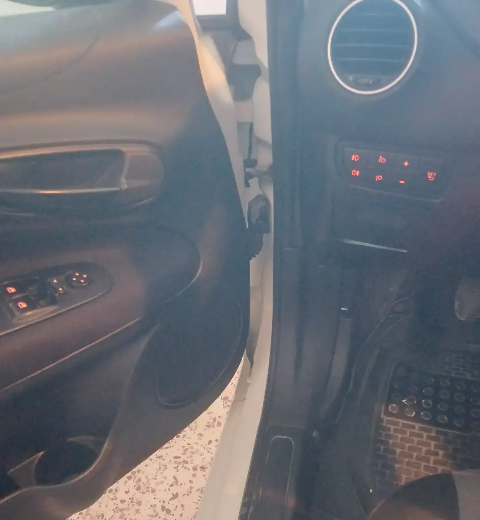 Fiat GRANDE PUNTO - Photo 3