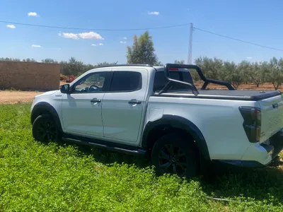 Isuzu D-MAX III - Photo 8