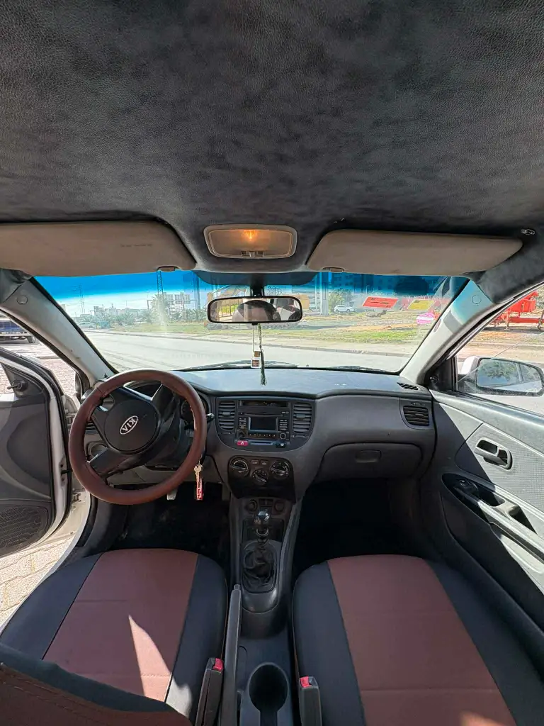Kia RIO - Photo 4