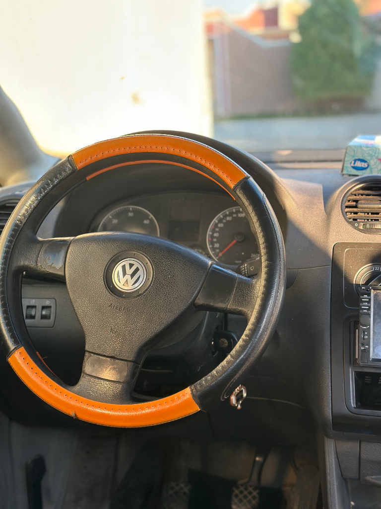 Volkswagen Caddy - Photo 2
