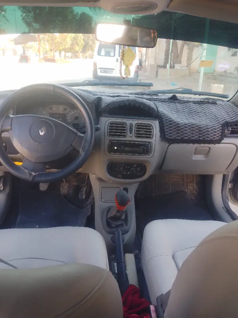 Renault Clio - Photo 2