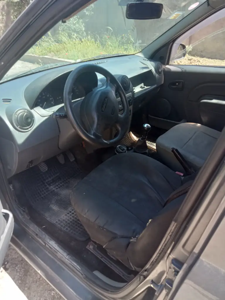 Dacia LOGAN - Photo 2