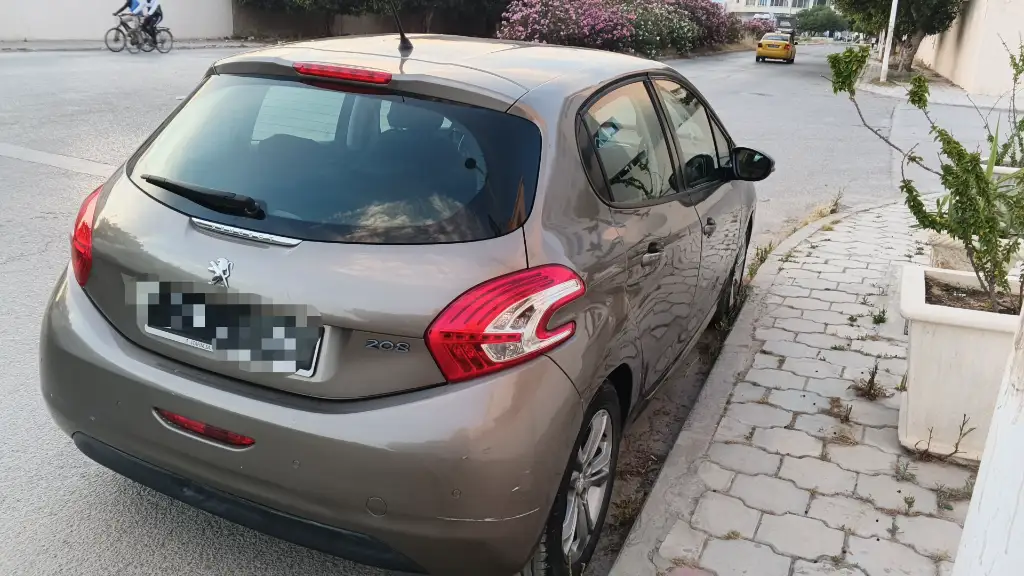 Peugeot 208 - Photo 3
