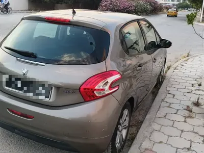 Peugeot 208 - Photo 8