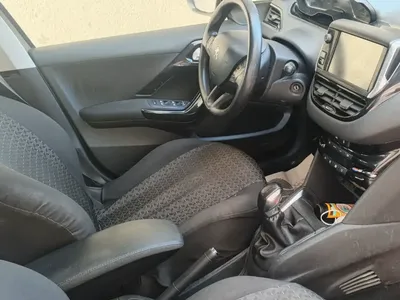 Peugeot 208 - Photo 5