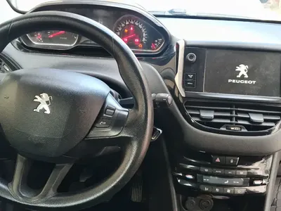 Peugeot 208 - Photo 3