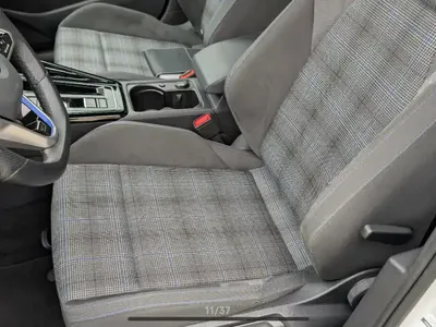 Volkswagen Golf 8 - Photo 12