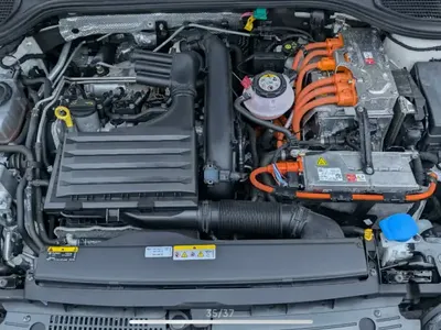 Volkswagen Golf 8 - Photo 4