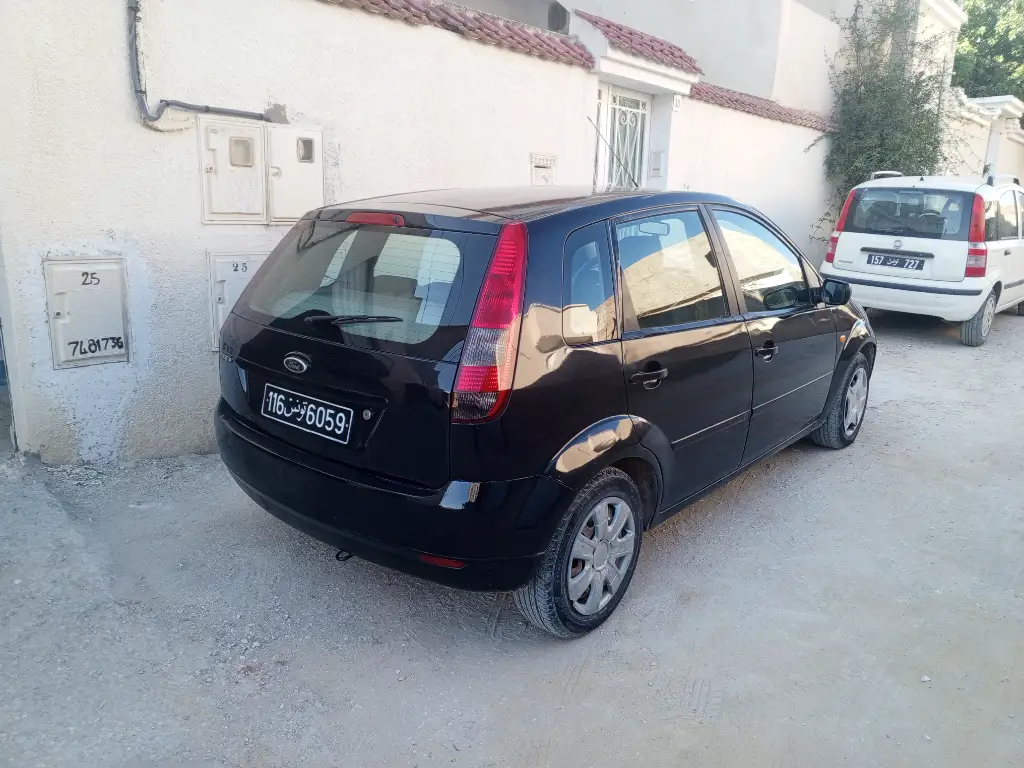 Ford FIESTA - Photo 3