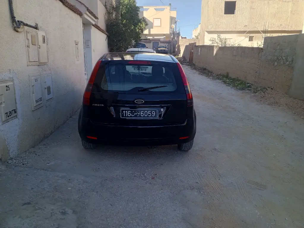 Ford FIESTA - Photo 4