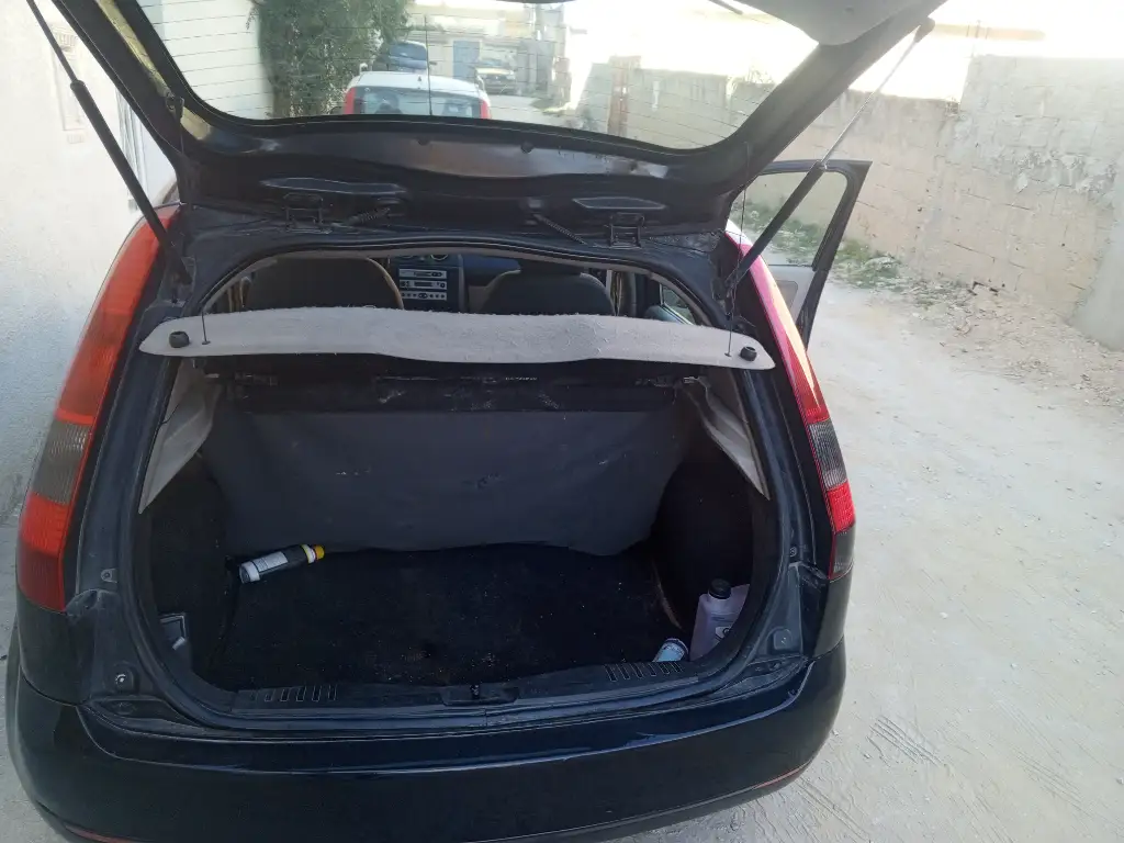 Ford FIESTA - Photo 9