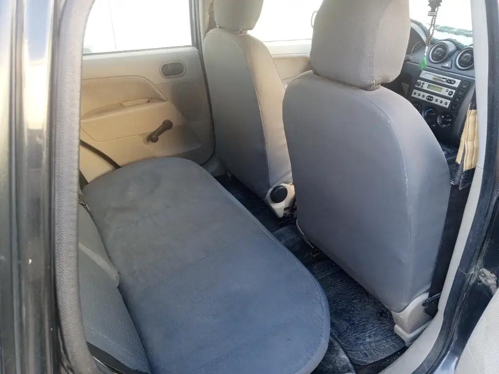 Ford FIESTA - Photo 10