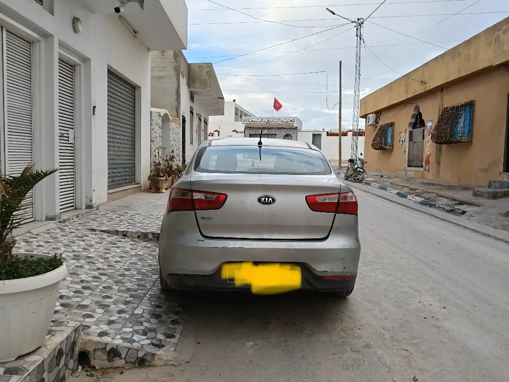 Kia RIO - Photo 2