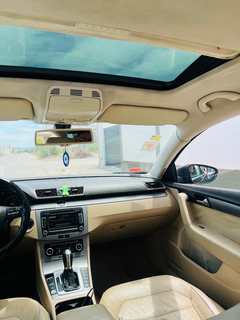 Volkswagen Passat - Photo 12