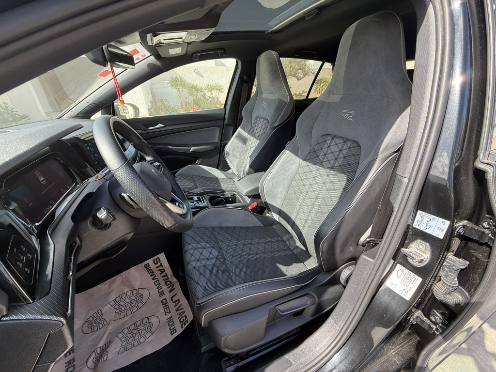 Volkswagen Golf 8 - Photo 3