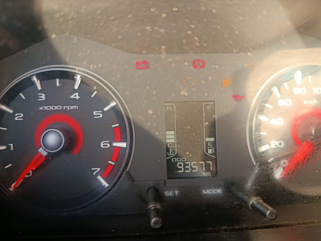 Mahindra KUV 100 - Photo 2