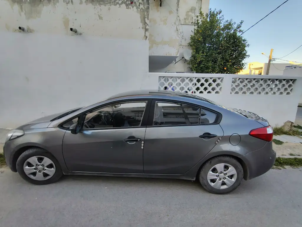 Kia CERATO - Photo 2