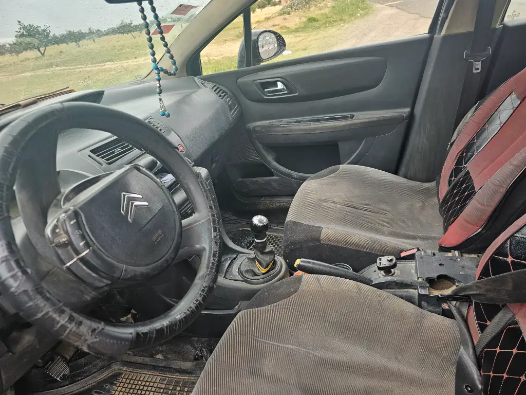 Citroen C4 - Photo 2