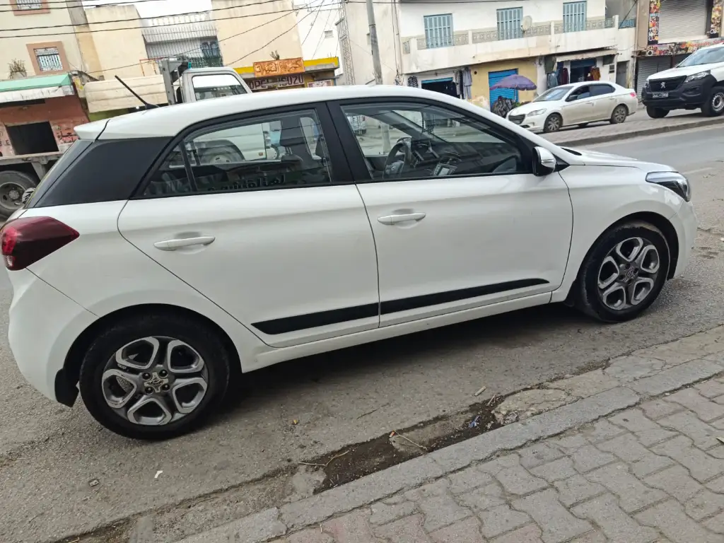 Hyundai I20 - Photo 2