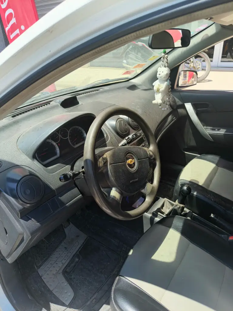 Chevrolet AVEO - Photo 6