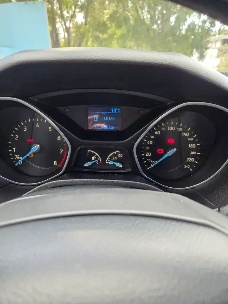 Ford FOCUS - Photo 6