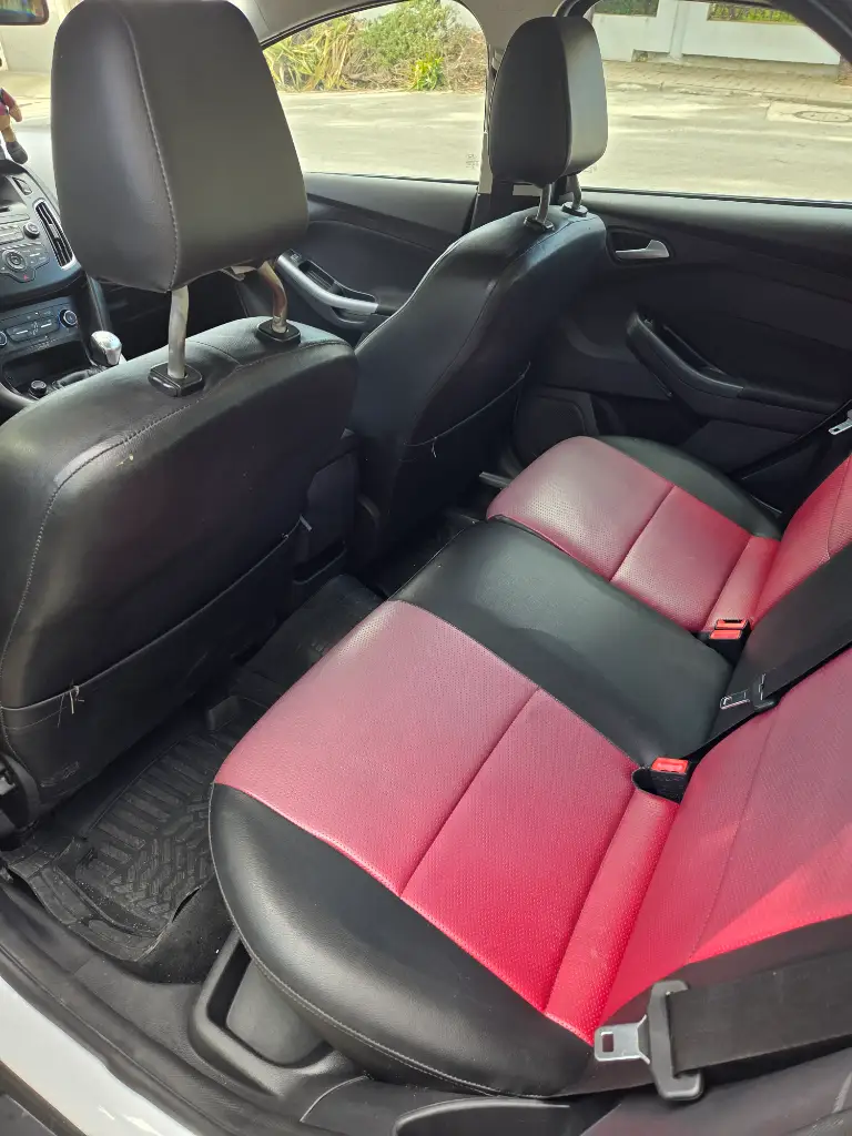 Ford FOCUS - Photo 7