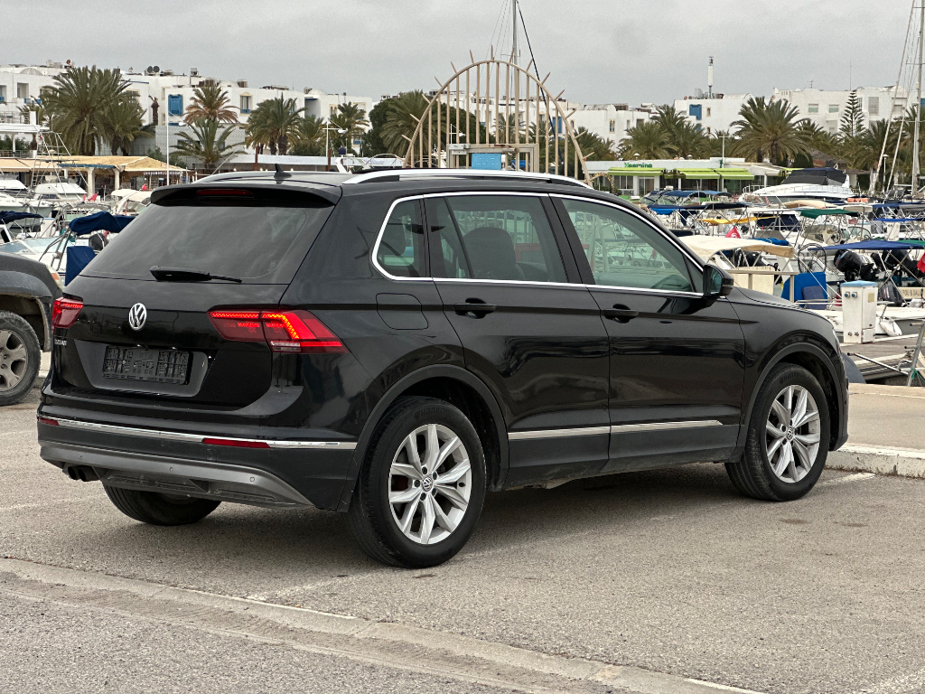 Volkswagen Tiguan - Photo 6